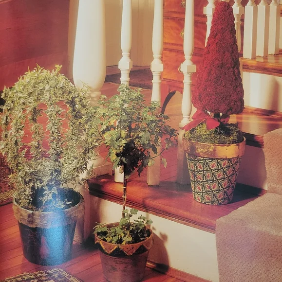 Better Homes and Gardens Christmas Round the Corner 1994. - Picture 5 of 7
